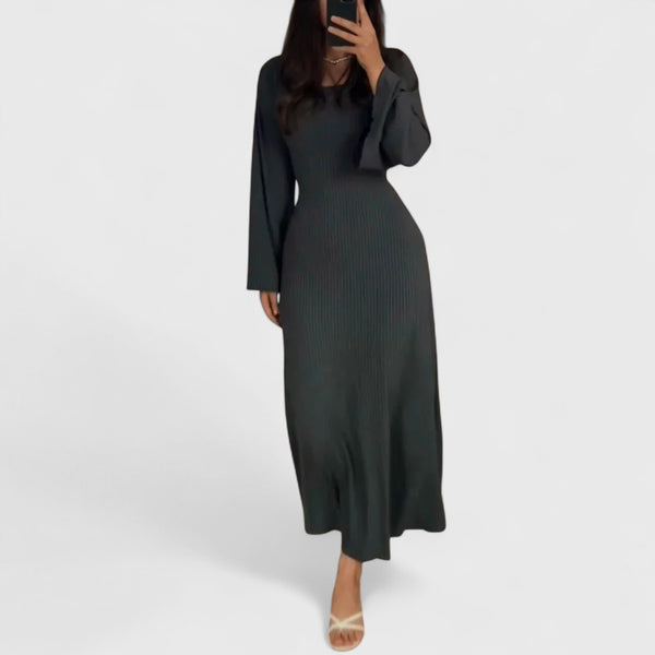 שמלת סרוגה של יארה