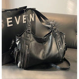 תיק עור של טל