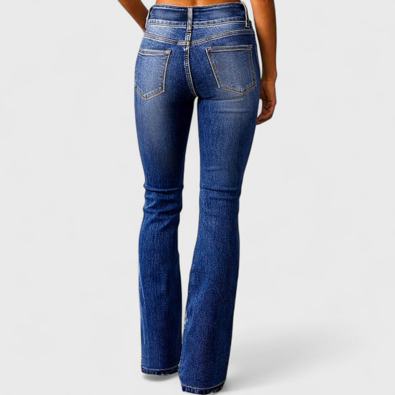 ג'ינס מתרחב בגזרה גבוהה של יעל