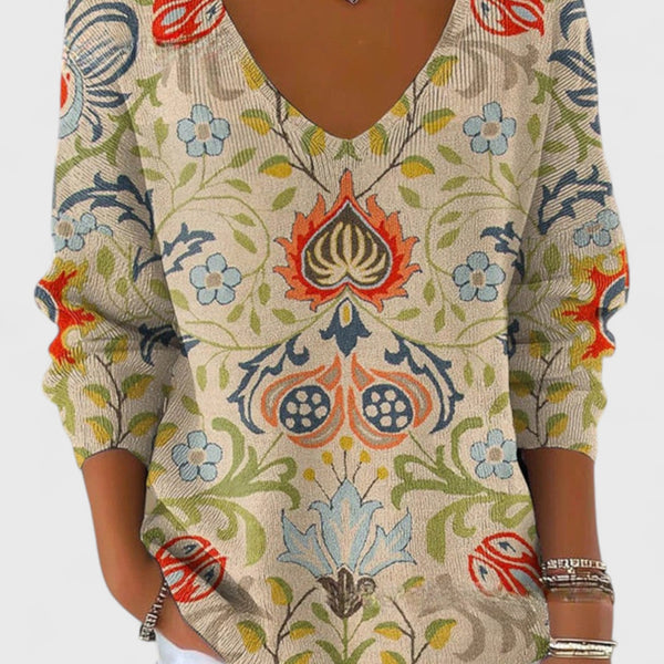 סוודר עם צווארון וי של שירה שיק